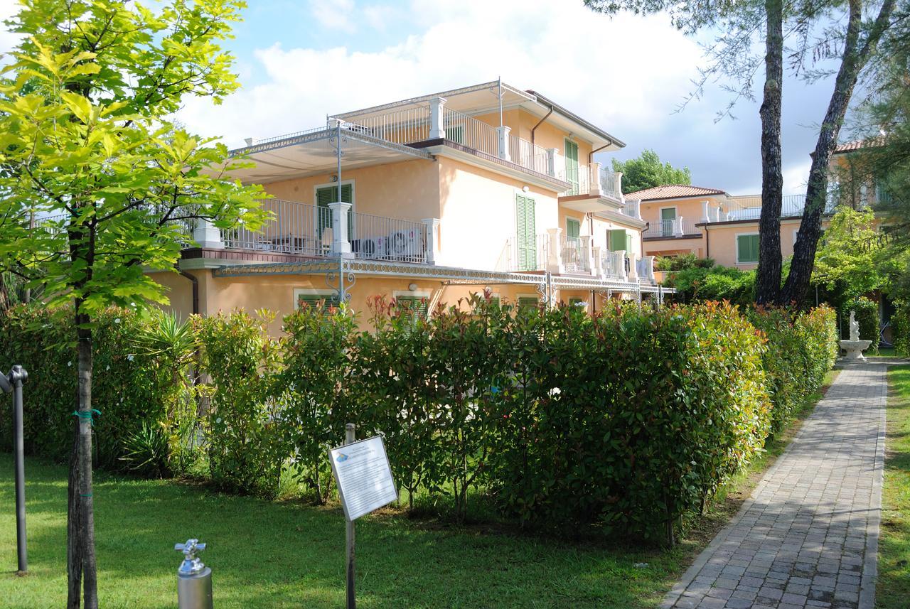 Rta La Pergola Aparthotel Marina di Massa Exterior photo